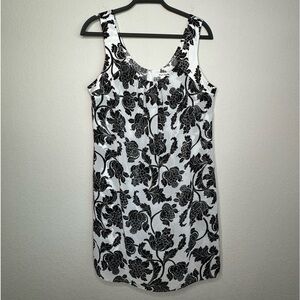 White House Black Market Black & White Floral Dress- Sz 12‎